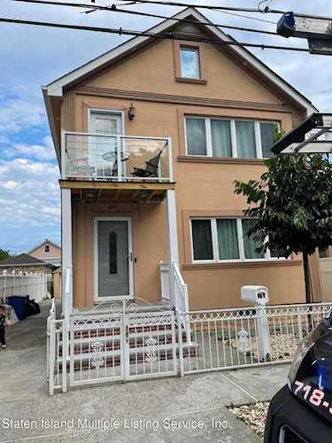 302 Moreland St Staten Island, NY 10305