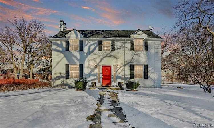 3060 Iroquois St Detroit, MI 48214