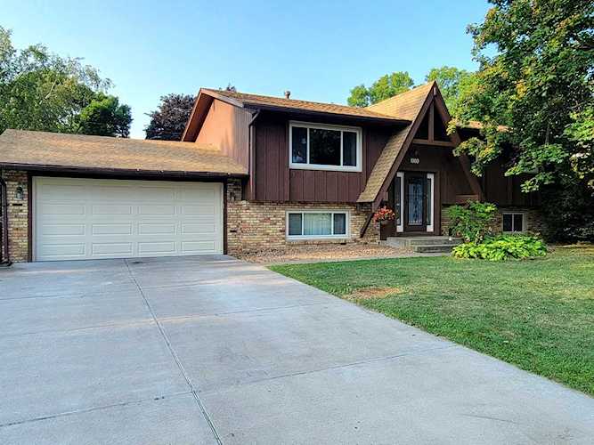 Shoreview | MLS 6085742 | 1000 Cobb Road | Zip Code 55126 Photo 1