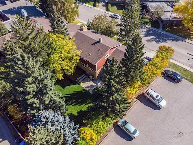 814 Imperial Way SW Calgary, AB T2S 1N7