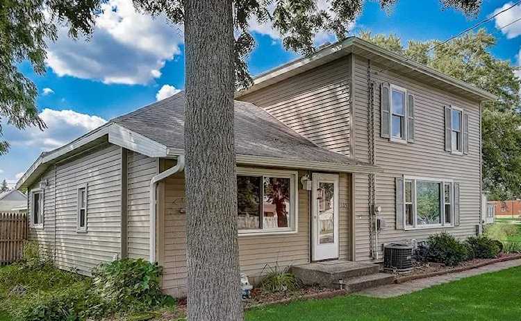 105 Washington St Pardeeville, WI 53954