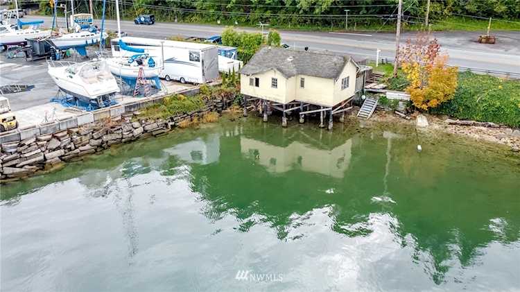 93 SW Bay St Port Orchard, WA 98366