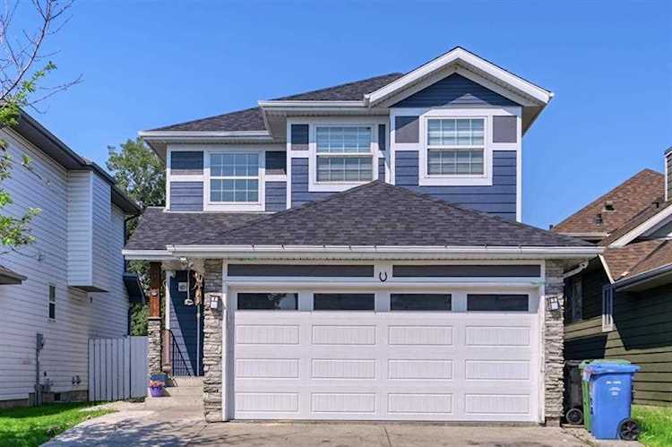 143 Tarington Close NE Calgary, AB T3J 3V8