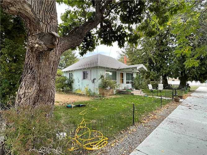 310 W Columbia Ave Chelan, WA 98816