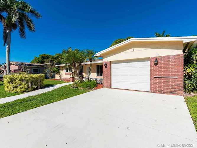 1910 NW 113th Ave Pembroke Pines, FL 33026