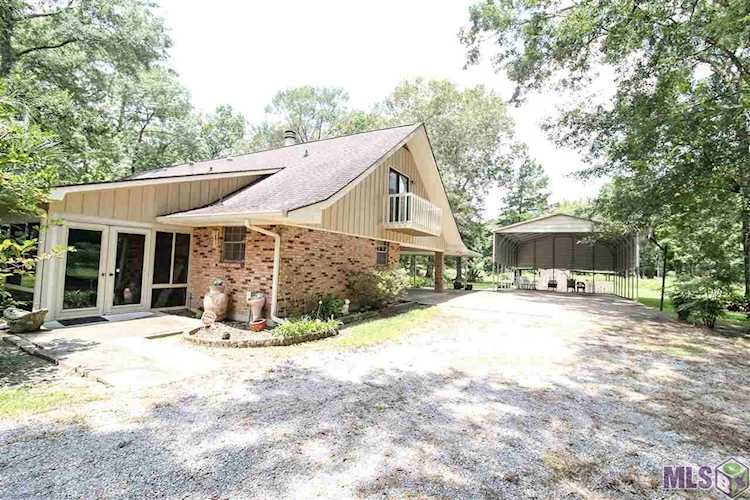 10447 Woodland View Dr Greenwell Springs, LA 70739