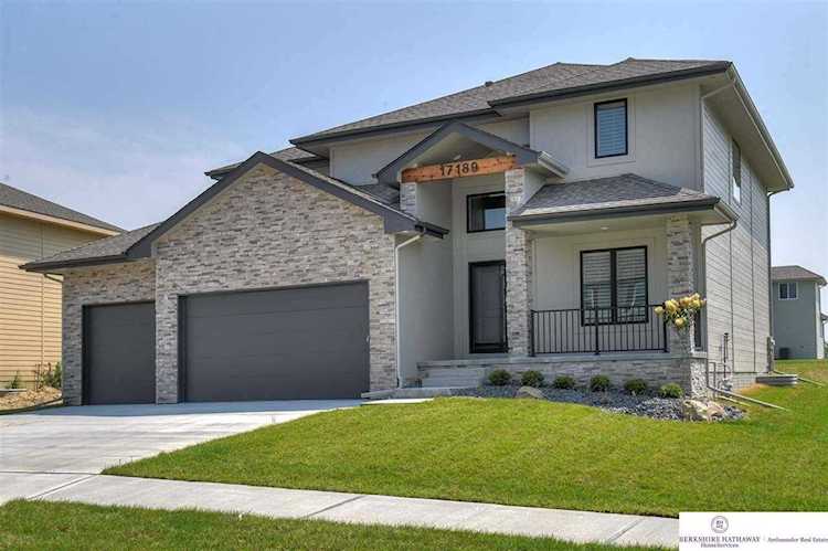 19024 Sycamore Dr Gretna, NE 68028