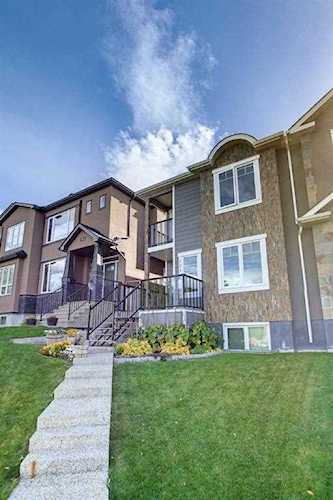 121 25 Ave NE Calgary, AB T2E 1X9