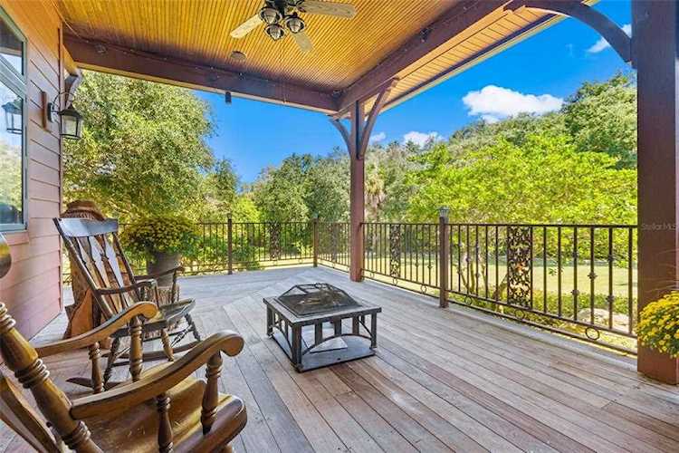 201 Old Oak Ln Palm Harbor, FL 34683