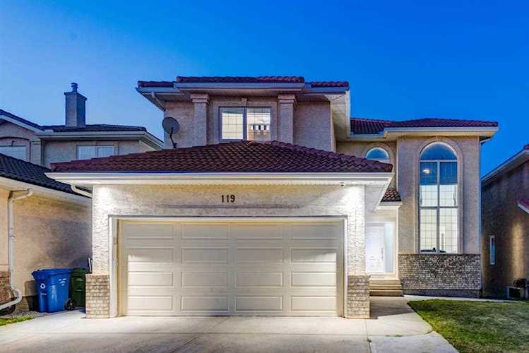 119 Hampstead Circle NW Calgary, AB T3A 5P3