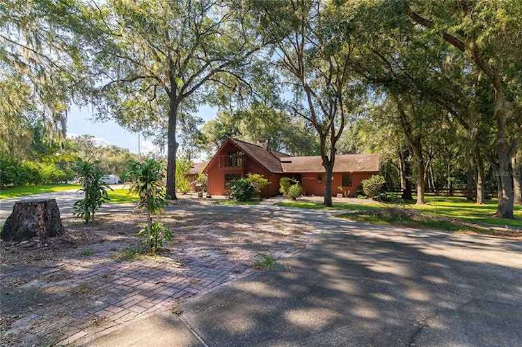 12425 Leanne Dr Dade City, FL 33525