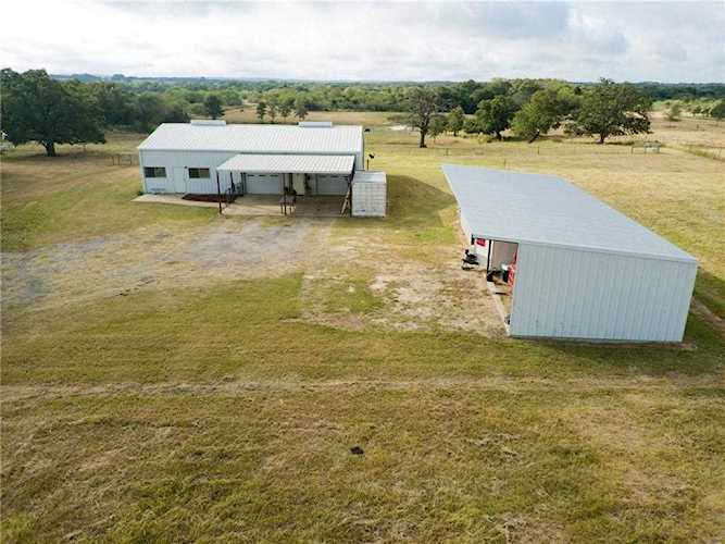 183 Duck Pond RD Mcdade, TX 78650