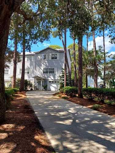 518 Ryans Woods Ln Palm Harbor, FL 34683