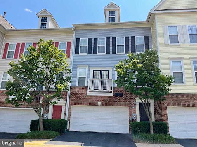 8137 Harper Valley Ln #34 Falls Church, VA 22042 | MLS® VAFX2025582 Photo 1