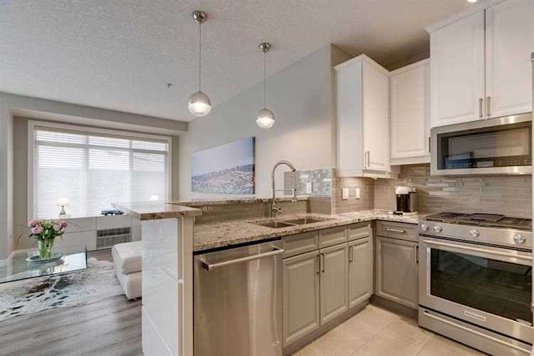 923 15 Ave SW #112 Calgary, AB T2R 0S2