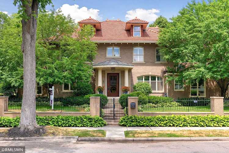 1724 Summit Avenue Minneapolis, MN 55403
