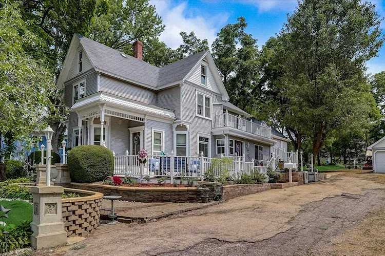 611 Corner St Lodi, WI 53555