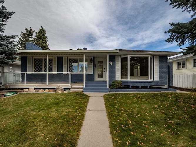 48 Foxwell Rd SE Calgary, AB T2H 1A3