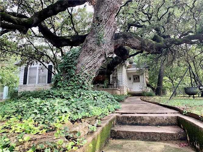 511 Academy DR Austin, TX 78704