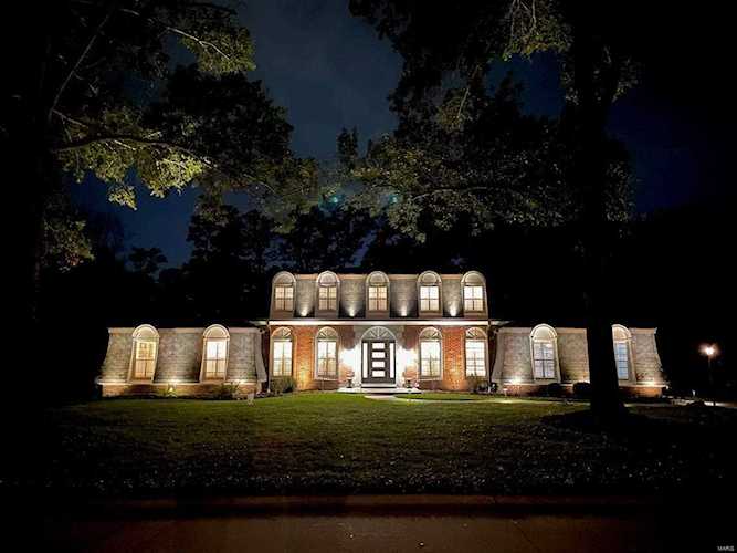 149 Seabrook Dr Chesterfield, MO 63017