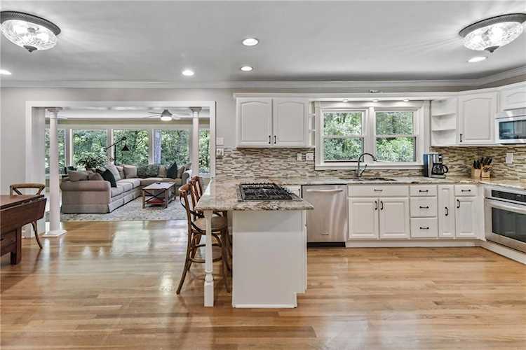 640 Valley Green Dr NE, Atlanta, GA 30342 - Premier Atlanta Real Estate Photo 1