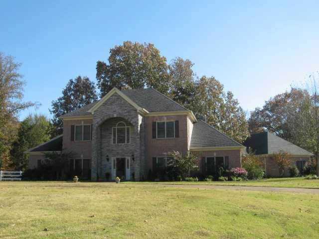 3368 Bent Crest Cv Lakeland, TN 38002