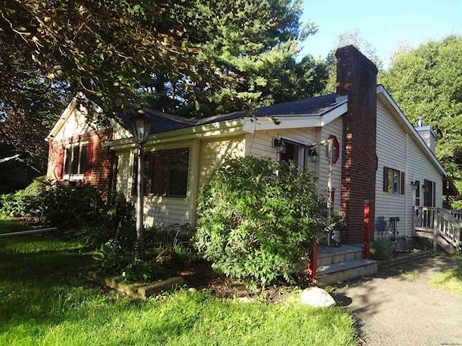 10 Garnsey Rd Rexford, NY 12148