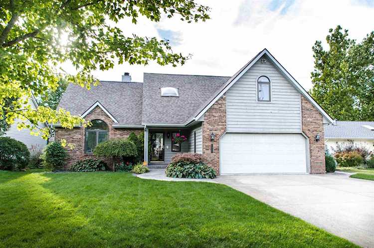 8084 E Quiet Harbor Drive Syracuse, IN 46567