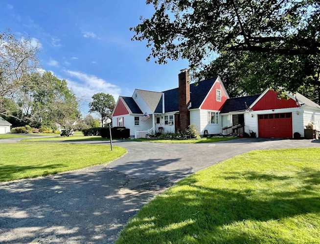 1947 Clifton Park Rd Niskayuna, NY 12309