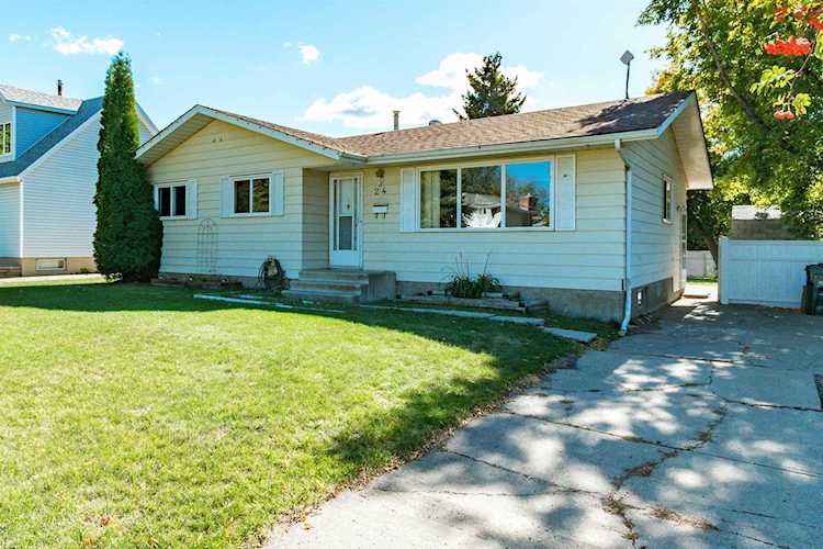 24 Merrywood Crescent Sherwood Park, AB T8A 0M7
