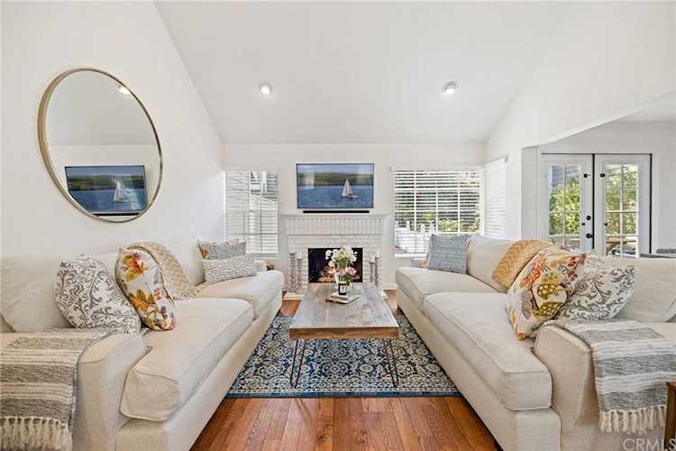 2742 Hillview Dr #30 Newport Beach, CA 92660