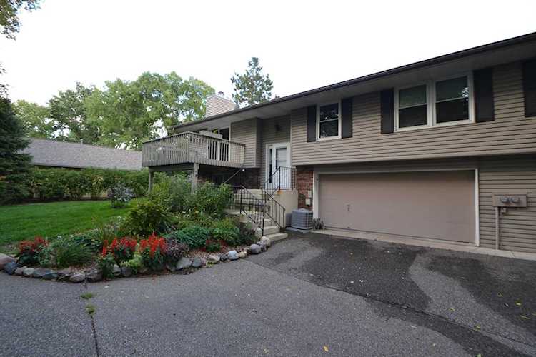 1117 Meadowview Drive Stillwater, MN 55082