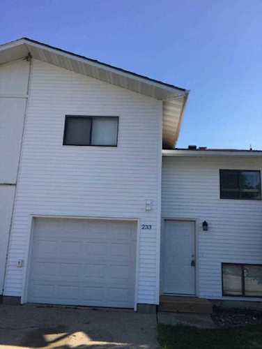 233 SW 3rd St Surrey, ND 58785