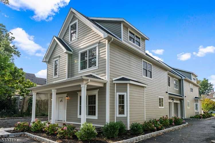 215 Ross Pl Westfield Town, NJ 07090