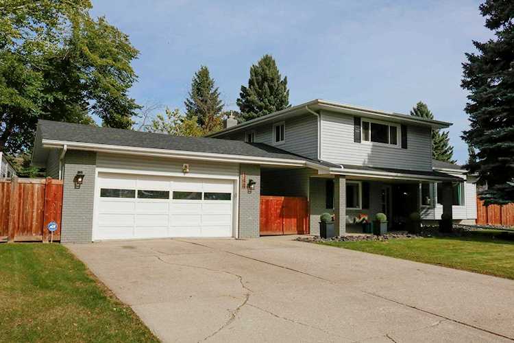 144 Quesnell Crescent Edmonton, AB T5R 5P3