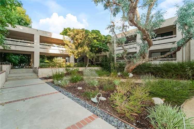 15231 Magnolia Blvd #119 Sherman Oaks, CA 91403