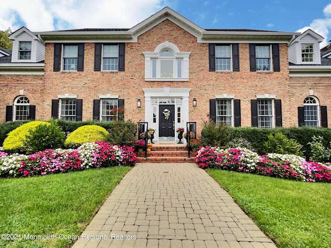 21 Dearborn Dr Holmdel, NJ 07733