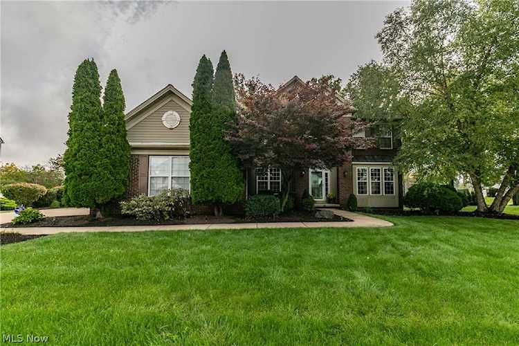 3583 Bellcrest Dr Avon, OH 44011