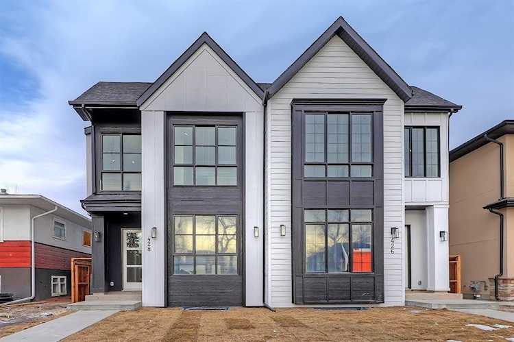 426 51 Ave SW Calgary, AB T2V 0A1