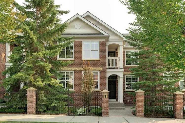 10 St Julien Dr SW #2 Calgary, AB T2T 6E2