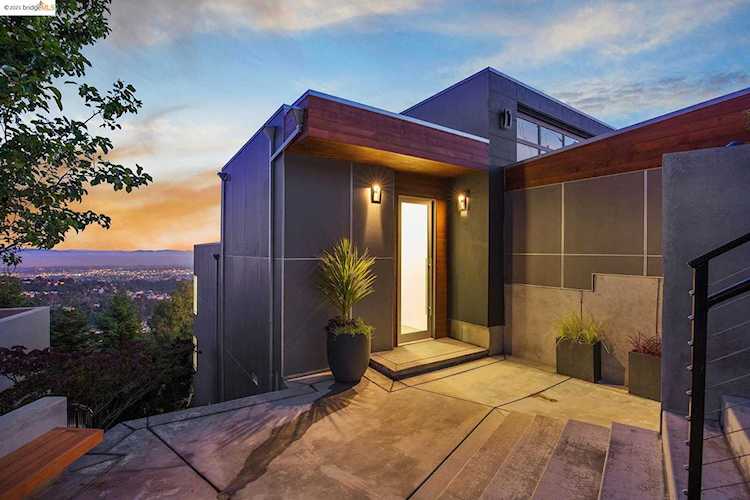 45 Diablo Dr. Oakland, CA 94611
