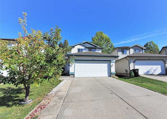 230 Hyndman Crescent Edmonton, AB T5A 5H9