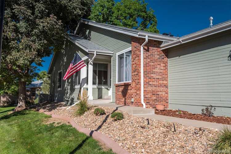 1 Sutherland Ct Highlands Ranch, CO 80130