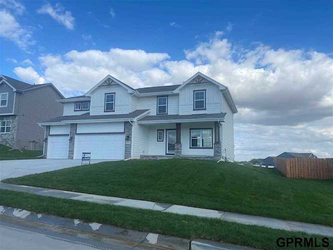 11855 S 112 St Papillion, NE 68046