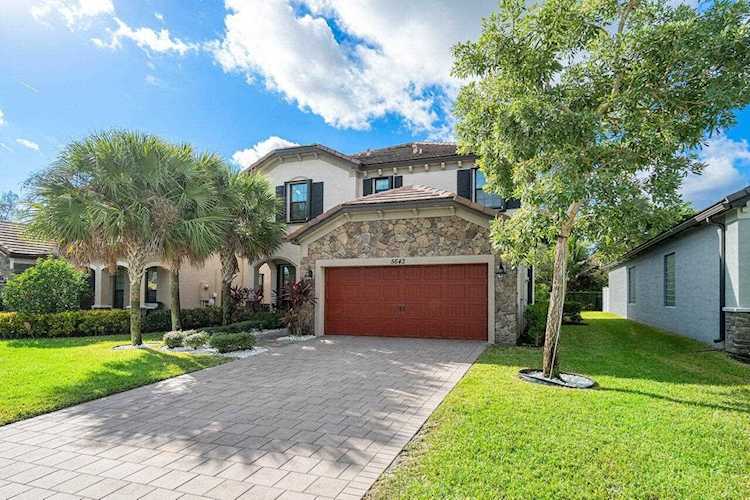 5643 Sandbirch Way Lake Worth Beach, FL 33463