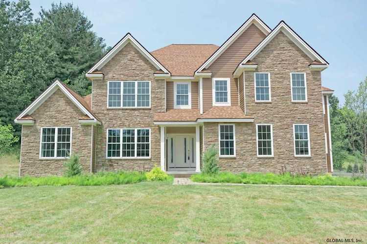 909 Sussex Ct Guilderland, NY 12084