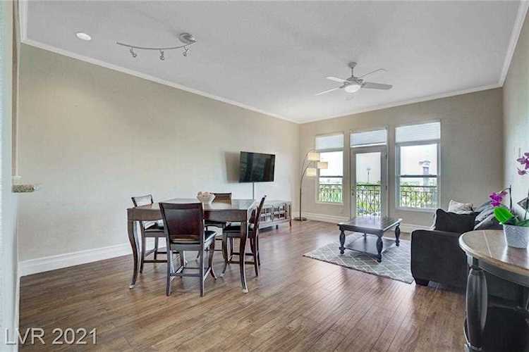 2240 Village Walk Dr #2202 Henderson, NV 89052