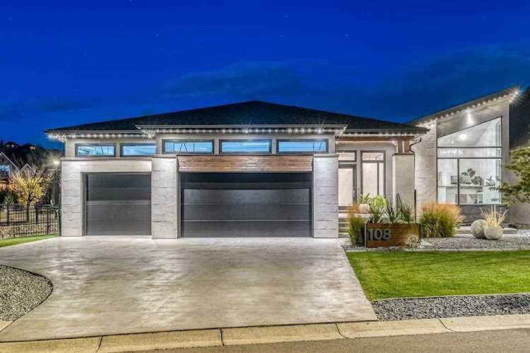 108 Cranbrook View SE Calgary, AB T3M 1W5