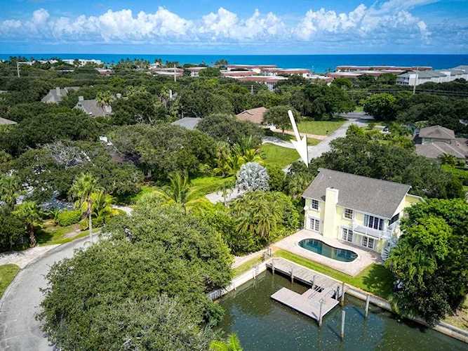 852 Seminole Ln Vero Beach, FL 32963