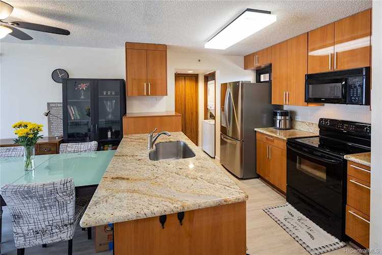 5070 Likini Street #811 W Honolulu, HI 96818